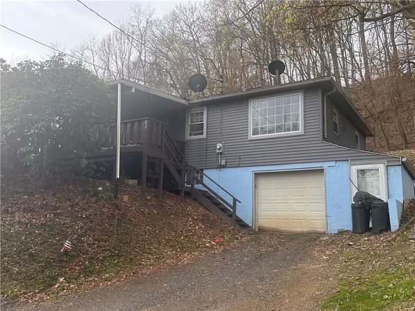 703 Fairview Ave, Ellwood City, PA 16117