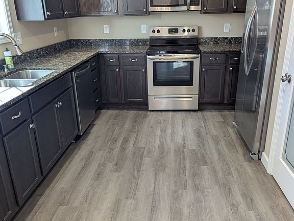 3rd image of 660 Jena Beth Dr
