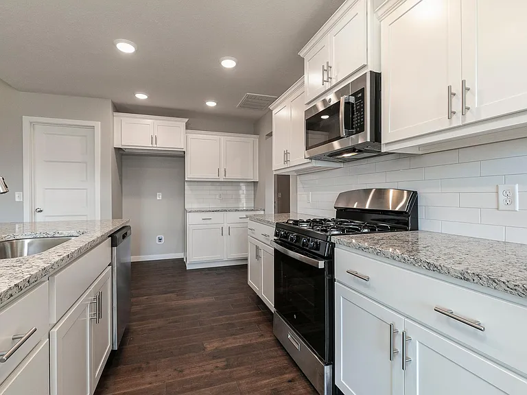 800 E Crew Dr — Photo 32