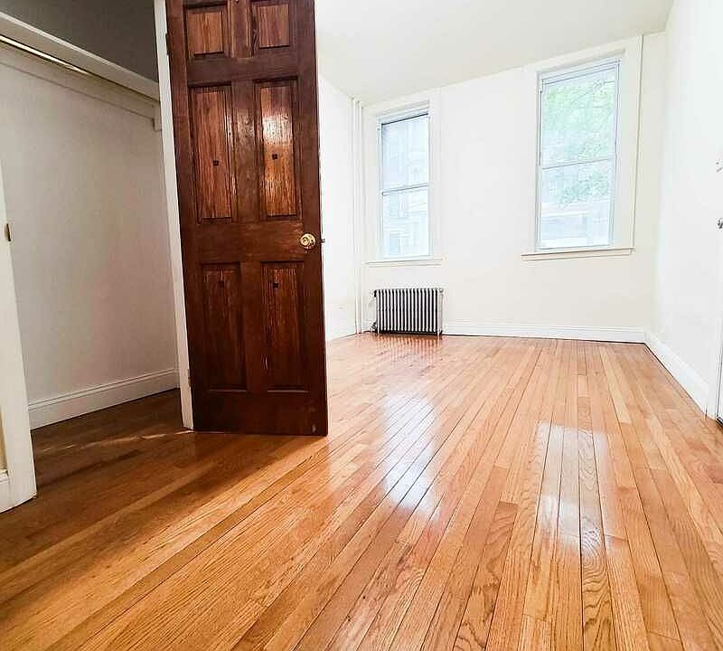 1st image of 329 18th St #1