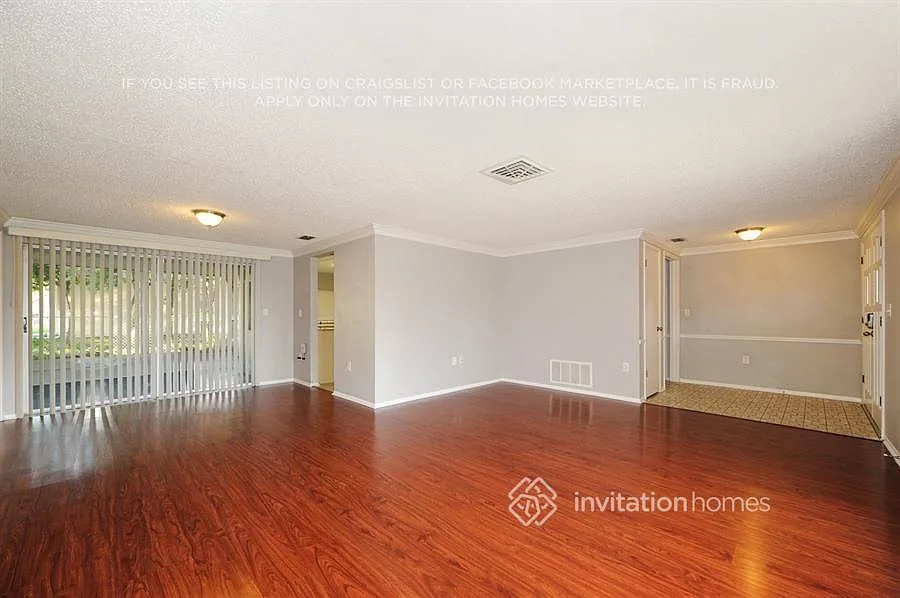 Building Photo - 8701 Lincolnshire Dr