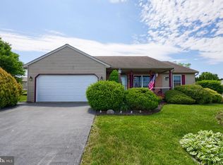 180 Hollow Rd, Reinholds, PA 17569