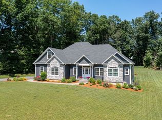 12 Pondview Dr, East Longmeadow, MA 01028