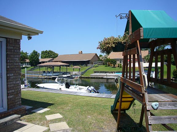 5th image of 1134 Park Ln