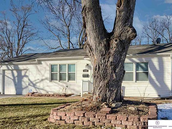 3rd image of 7348 La Vista Dr