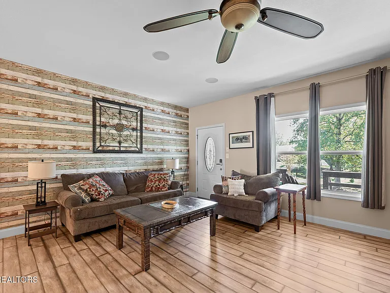 135 Lake Overlook Dr — Photo 5