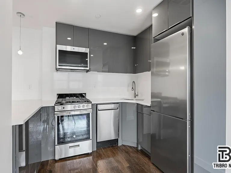 30-98 14th St #3A — Photo 3