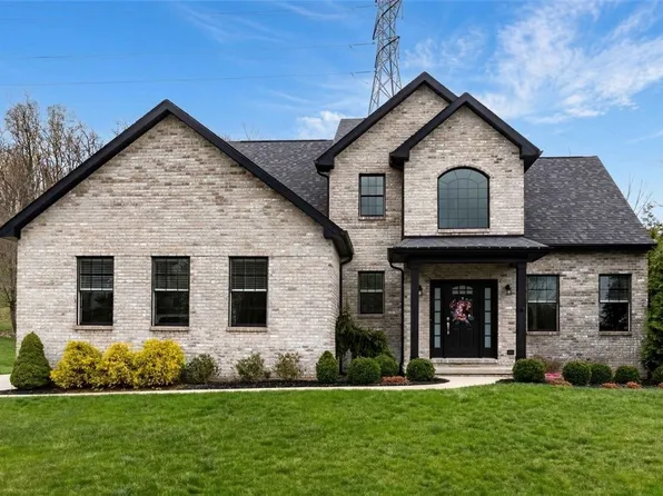 2547 Forest Brook Dr, Pittsburgh, PA 15241