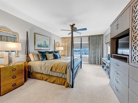 3rd image of 3435 Kingsboro Rd NE APT 1301