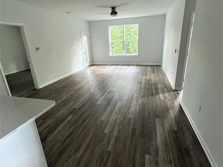 Riverview West — Photo 9