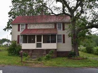 12 Pelzer St, Belton, SC 29627