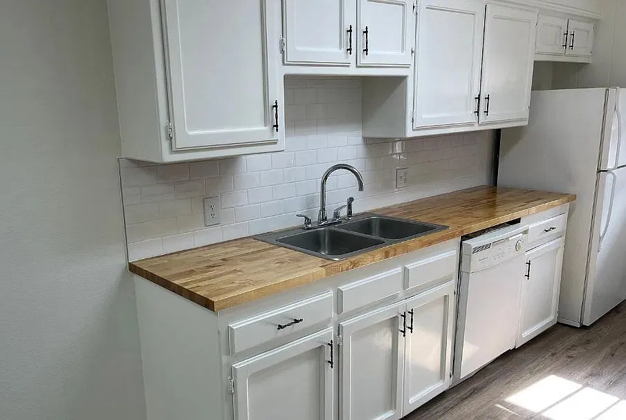 2 bed, 1198 sqft, $1,450 — Photo 2