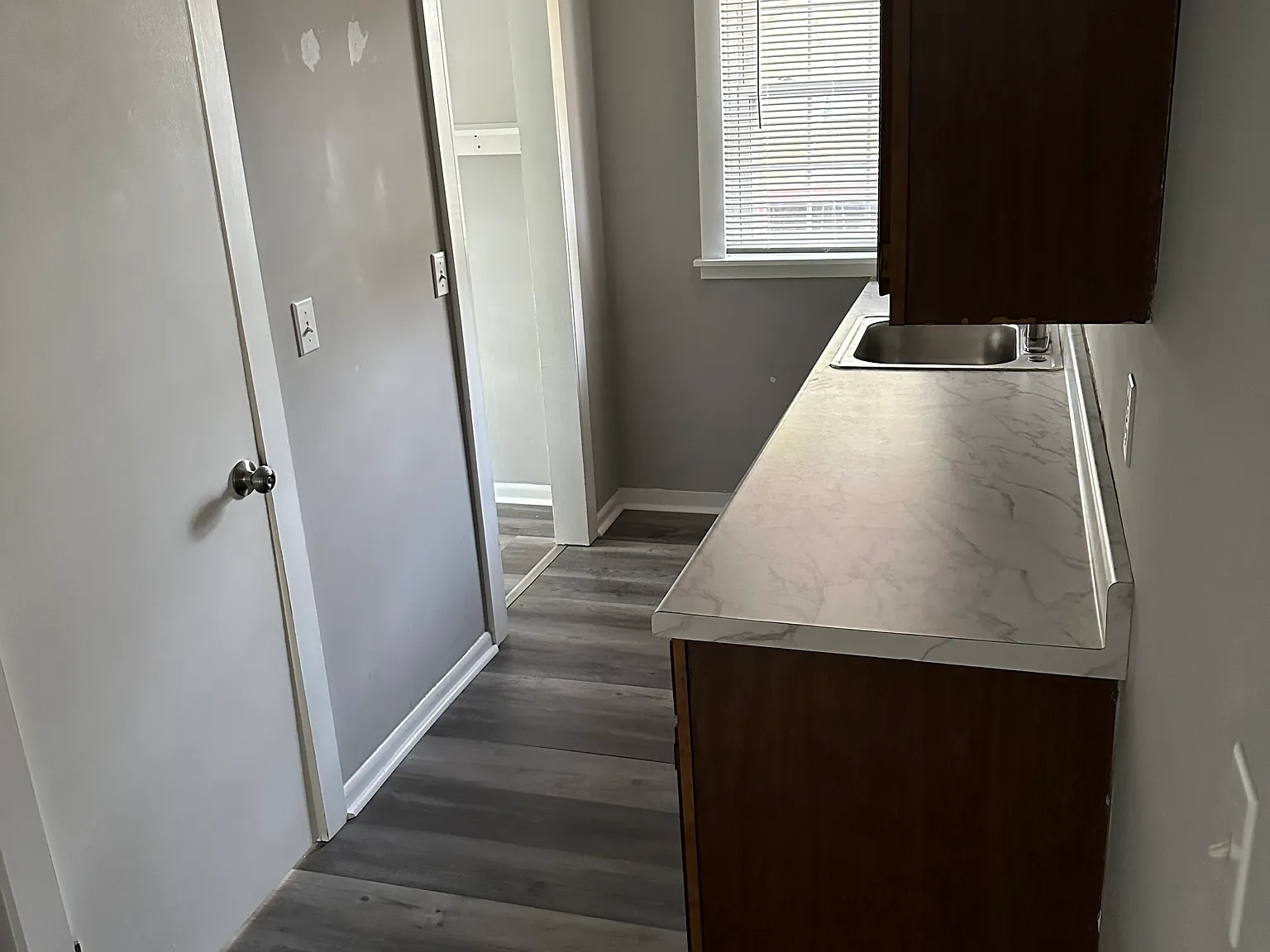 3 bed, 1000 sqft, $2,375 — Photo 2