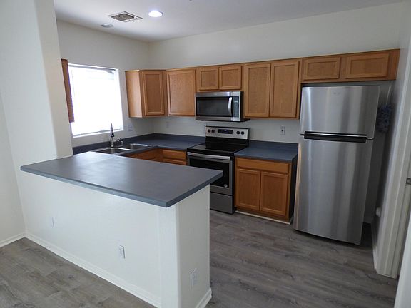 3rd image of 15818 N 25th St Unit 127