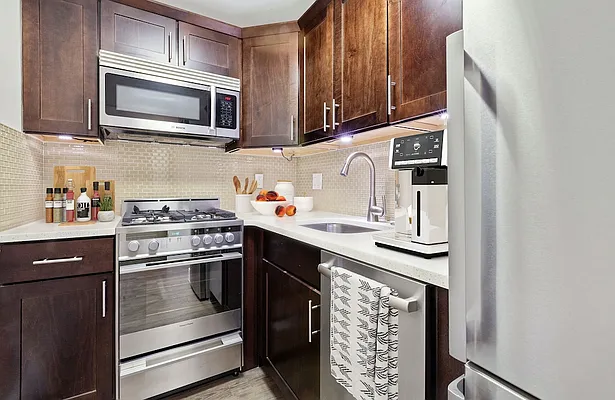 Rented by Greystar | media 20