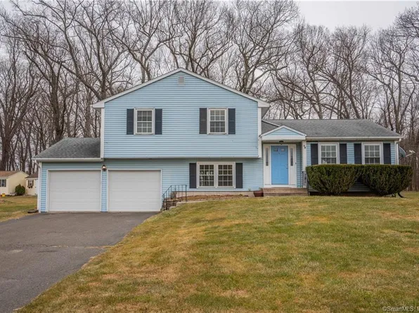 17 Christine Circle, Bloomfield, CT 06002