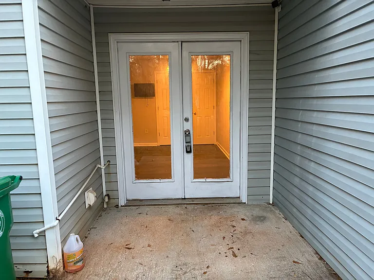 6433 Wellington Chase Ct — Photo 10