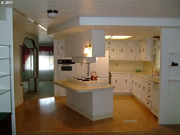 4th image of 1709 NE 78th St