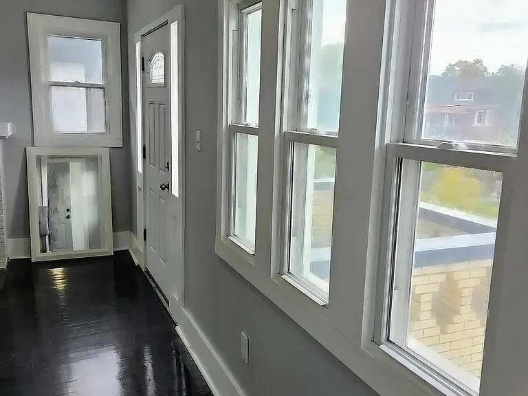 2030 Hazelwood St #1 — Photo 8