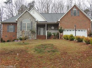 1305 Ridgewood Cir, Asheboro, NC 27203
