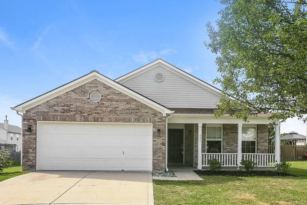 4 bed, 2.0 bath, 1727 sqft, $2,020 — Photo 1