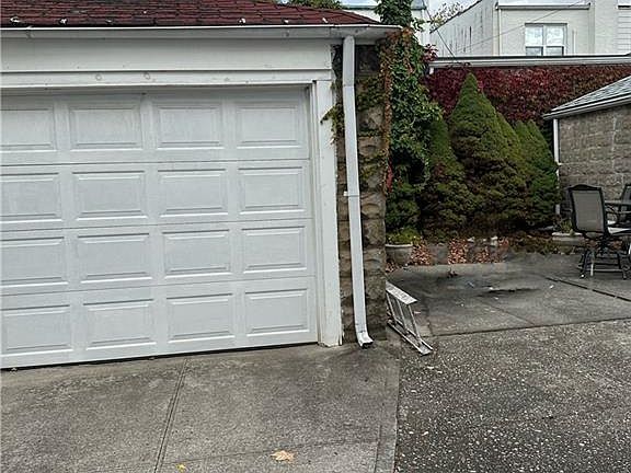 3rd image of 981 78th St