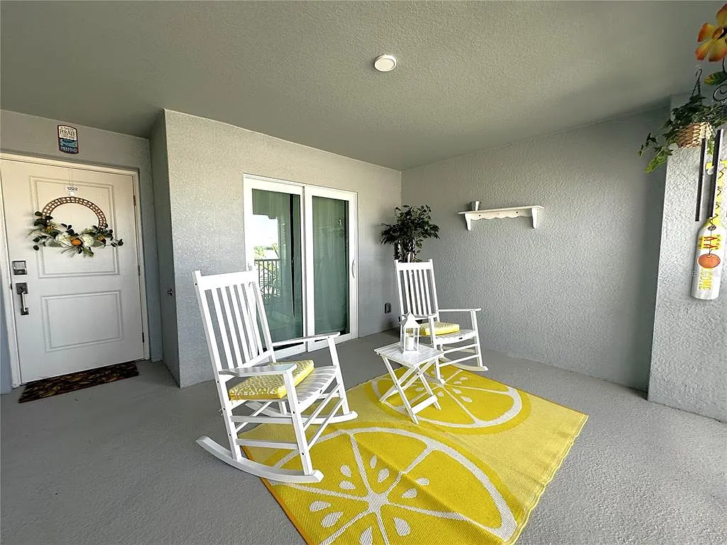 2 bed, 2.0 bath, 1569 sqft, $4,200 — Photo 3