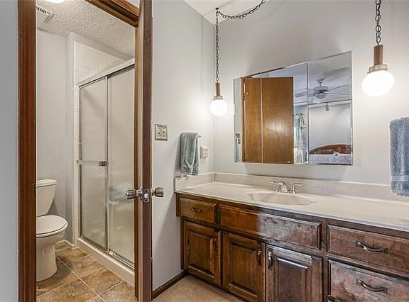 4th image of 3803 NE Beechwood Dr