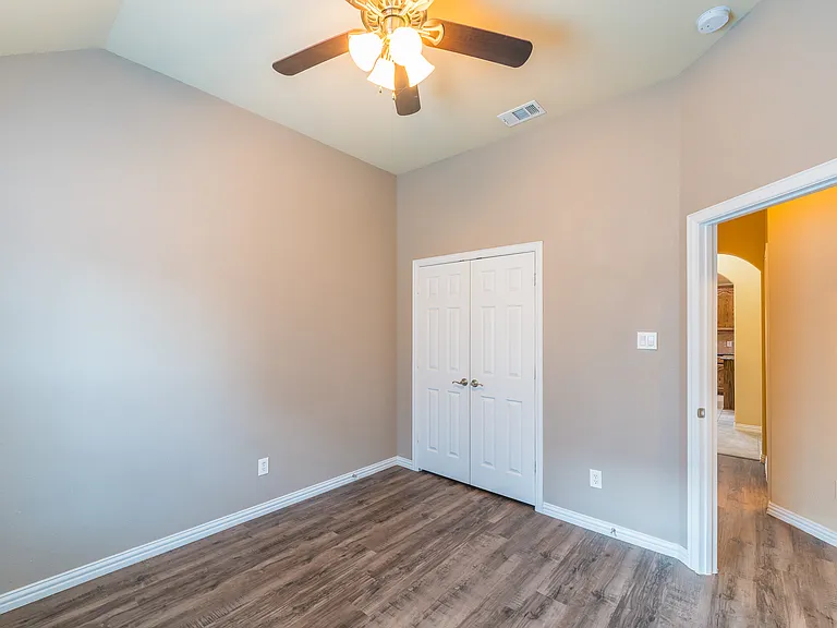 918 Witherby Ln — Photo 26