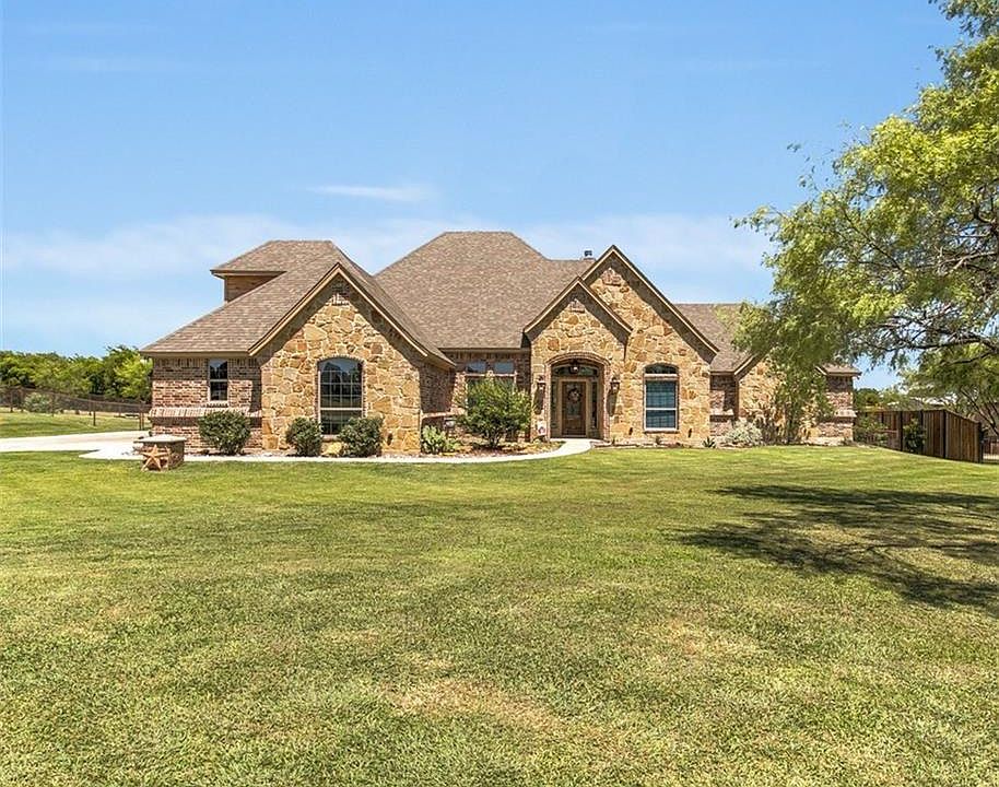 1st image of 133 Rockhouse Dr