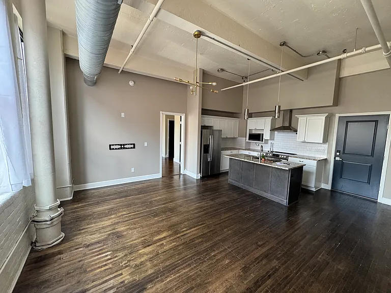 817 Main St #4C — Photo 12