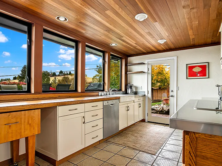 220 W Horizon Dr — Photo 12