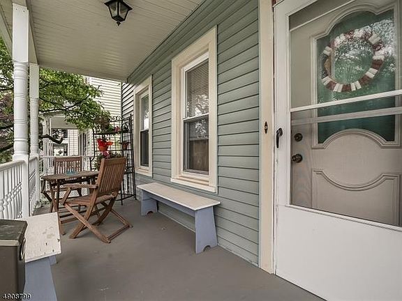 2nd image of 81 Woodside Ave