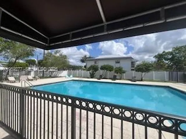 6175 NW 186th St APT 209, Hialeah, FL 33015