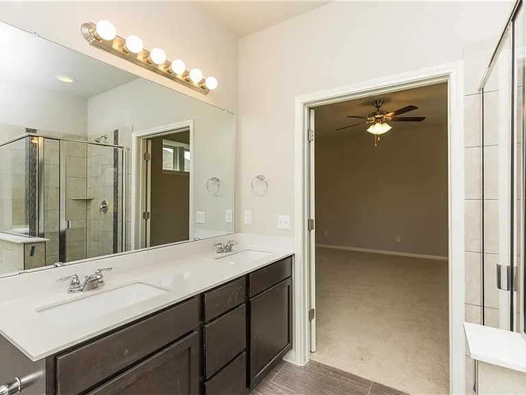 612 Palmilla St — Photo 10