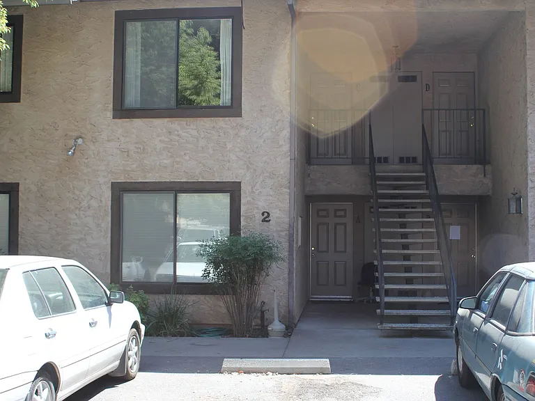 2 Lorayne Ct — Photo 1