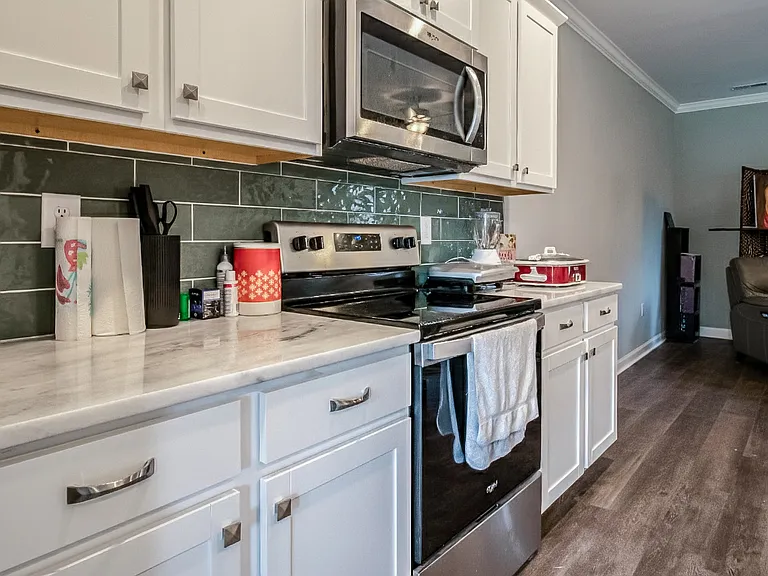 628 Bella Ct — Photo 48