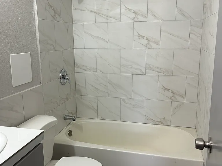 950 NW Hobart Ave — Photo 19