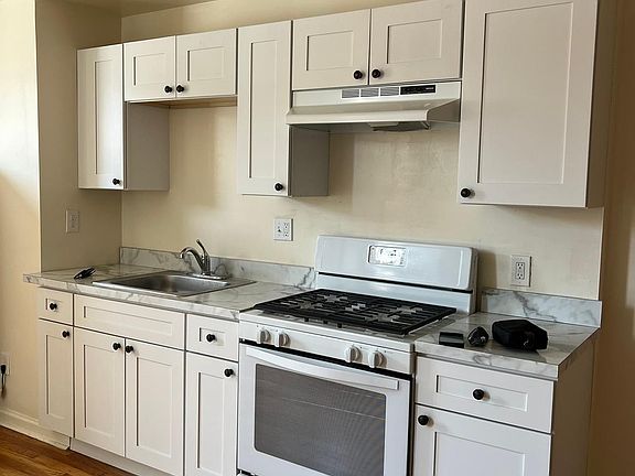 4th image of 1203 S 2nd St Floor 2