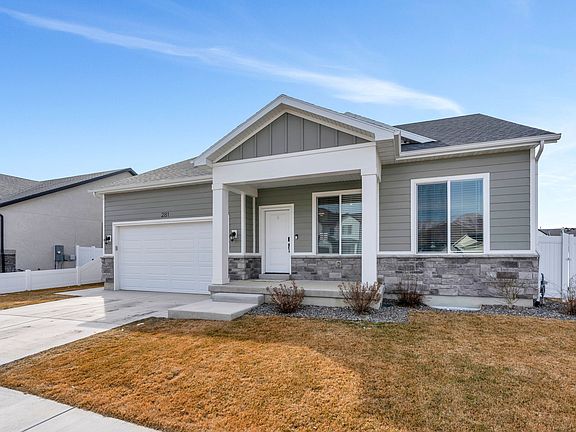 2nd image of 281 N Pheasant Dr