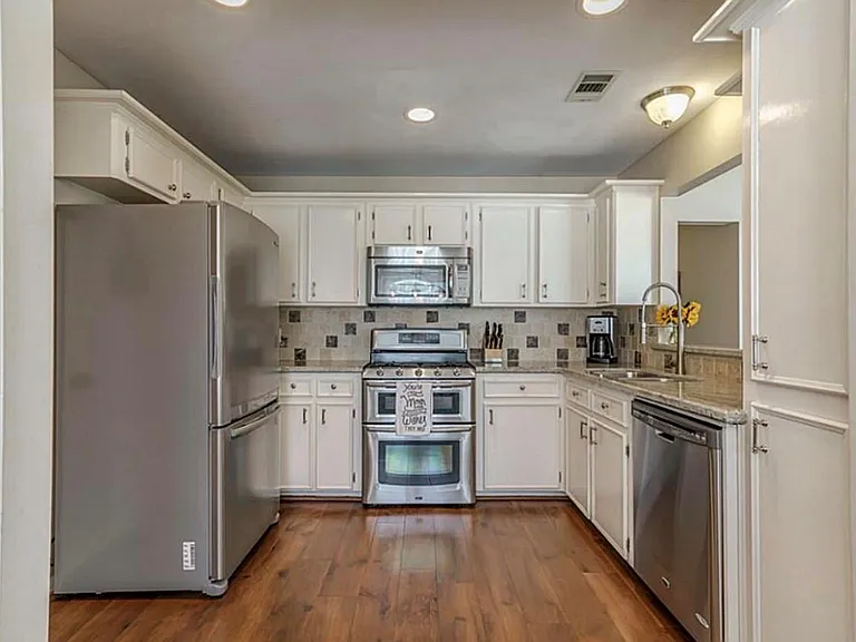 28 Fallenstone Dr — Photo 7