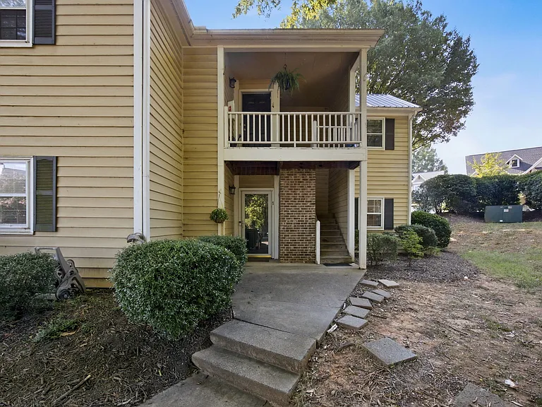 3200 Selwyn Farms Ln #1 — Photo 2
