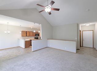 8919 Truchard Rd, Lincoln, NE 68526
