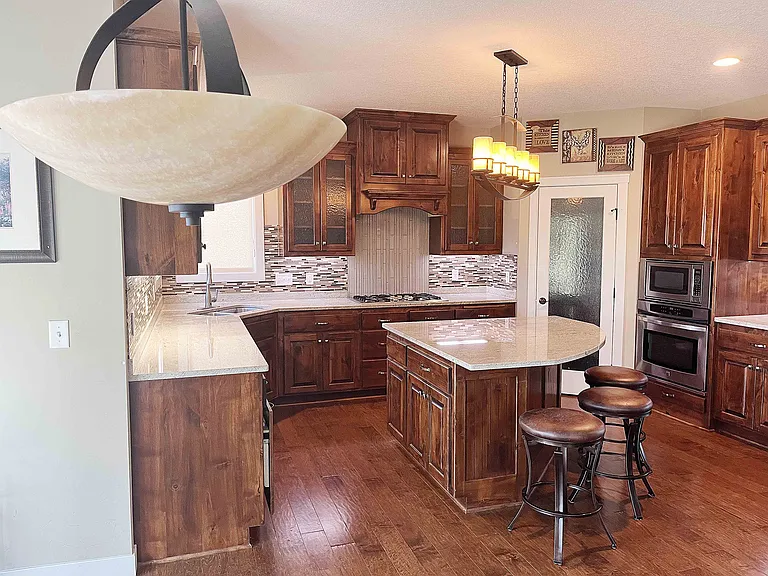 Large Pantry and Nook, Deep Shelves