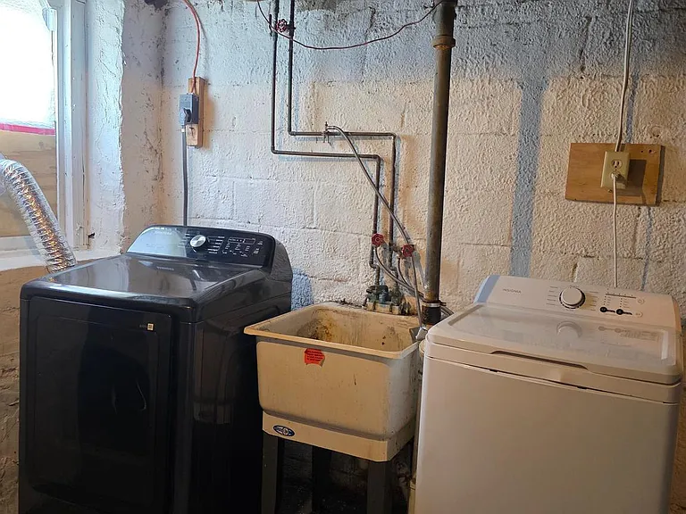 835 E Cold Spring Ln — Photo 18