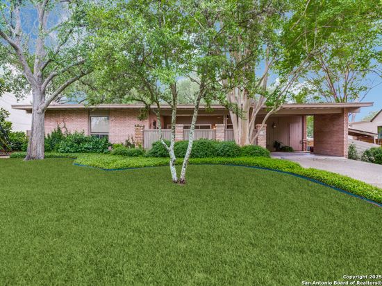 104 Coventry Ln., Terrell Hills, TX 78209