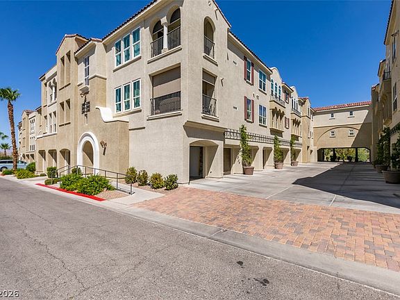 4th image of 2555 Hampton Rd Unit 3203