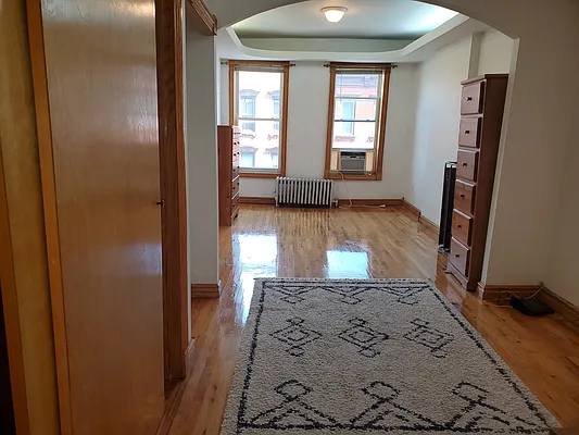 Rented by Capri Jet Realty Corp | media 2