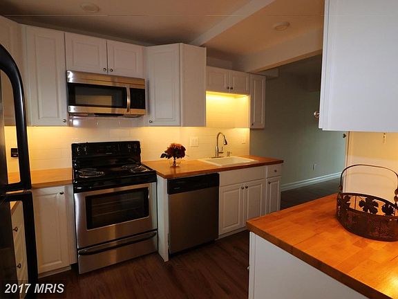 3rd image of 14413 Golden Oak Ct