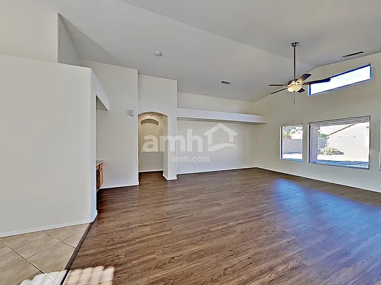 1920 S 85th Ln — Photo 7